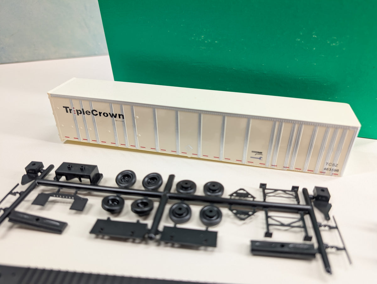 Bowser 55501 HO Scale 53' RoadRailer Plate Trailer Triple Crown Services TCSZ #463596 KIT