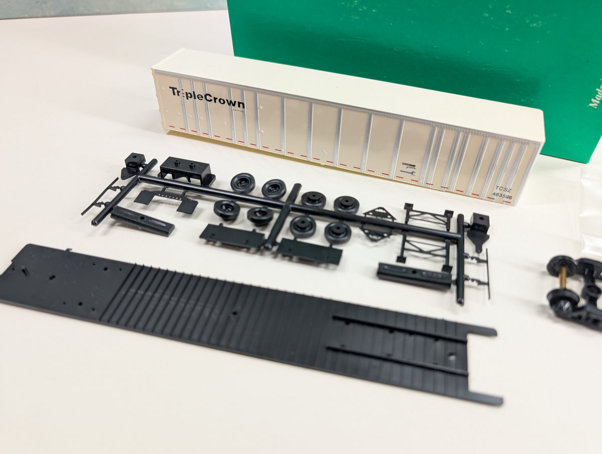 Bowser 55501 HO Scale 53' RoadRailer Plate Trailer Triple Crown Services TCSZ #463596 KIT
