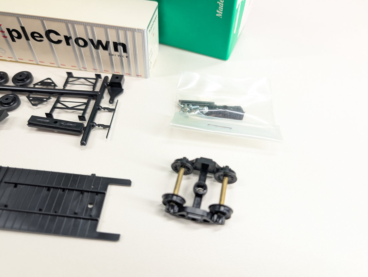 Bowser 55503 HO Scale 53' RoadRailer Plate Trailer Triple Crown Services TCSZ #461498 Large Logo KIT