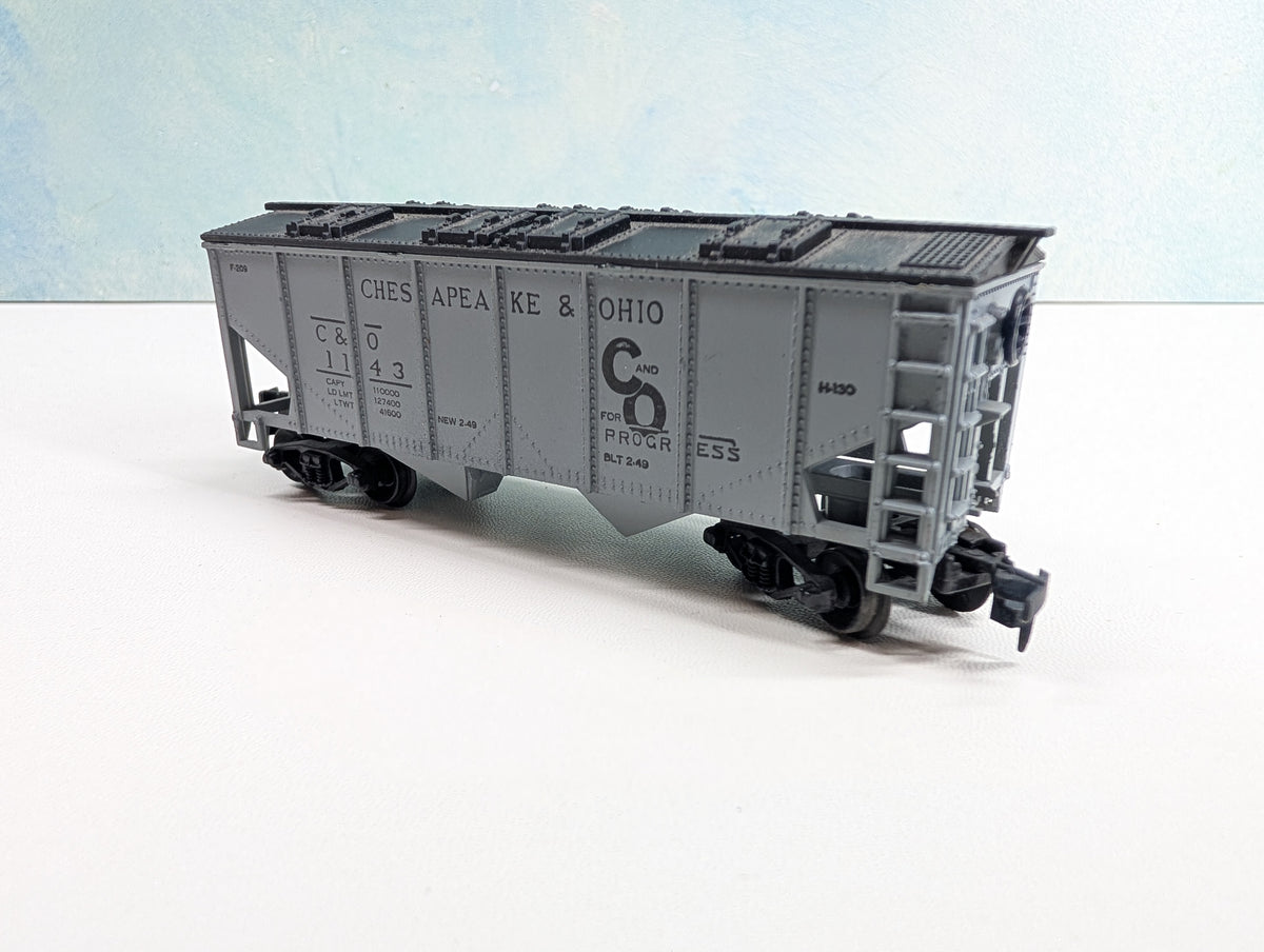USED HO Scale 2 Bay Hopper Chesapeake and Ohio C&O #1143