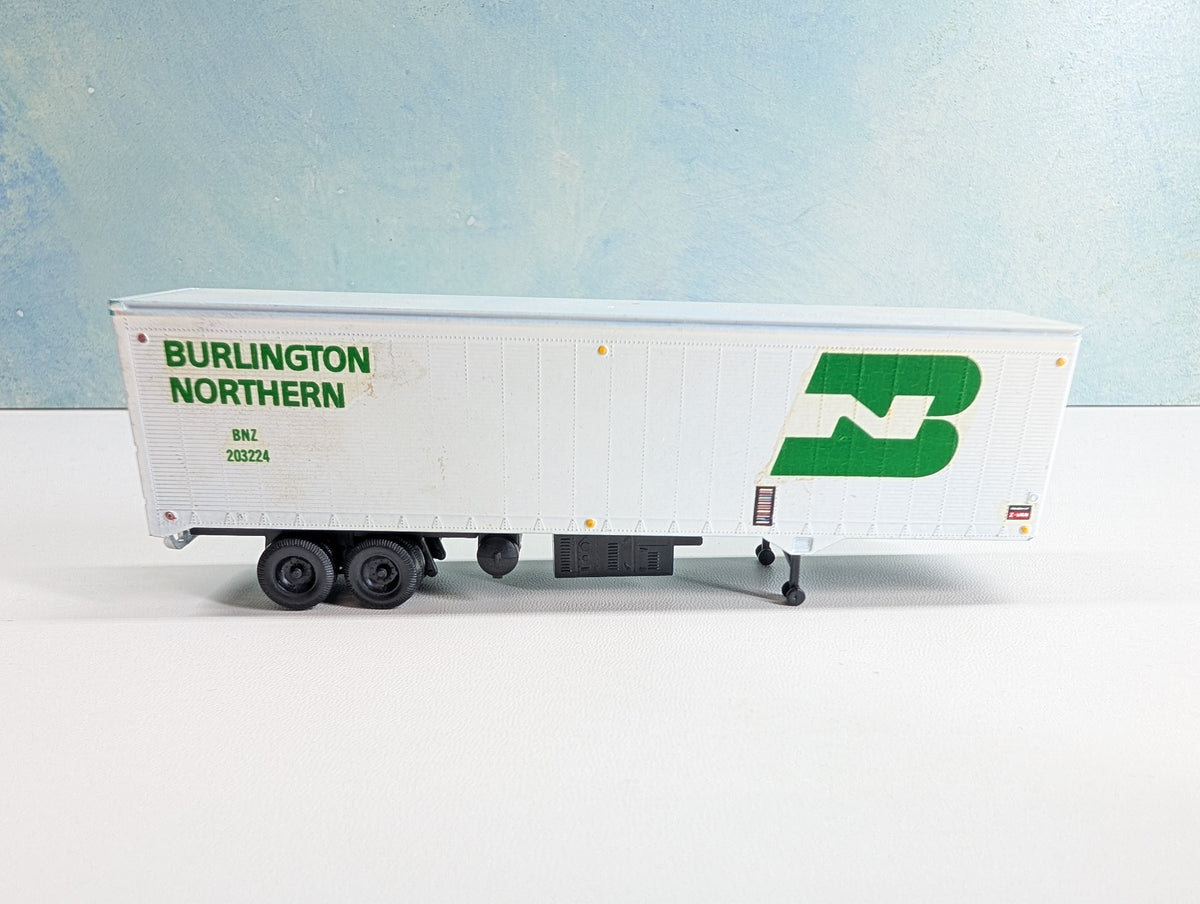 USED HO Scale 40' Trailer Burlington Northern BNZ #203224 Decals
