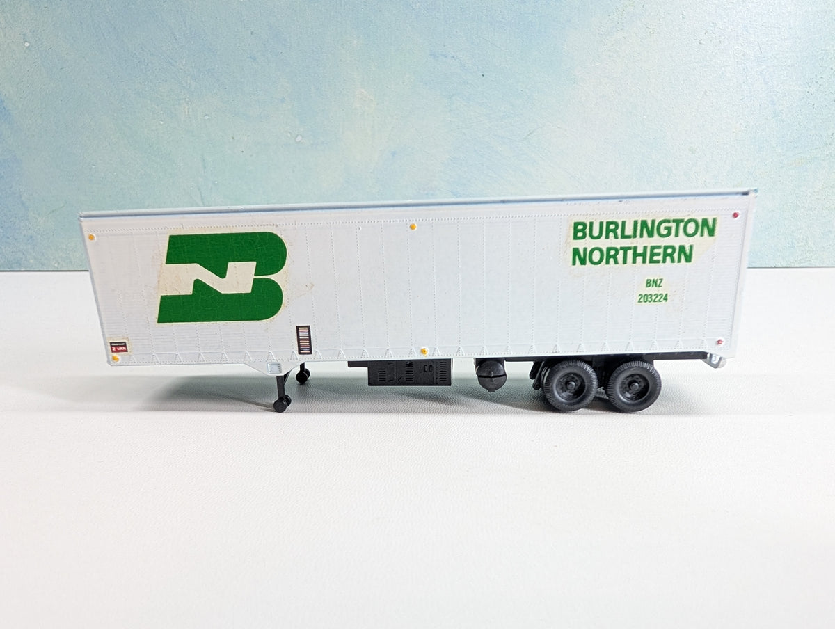 USED HO Scale 40' Trailer Burlington Northern BNZ #203224 Decals