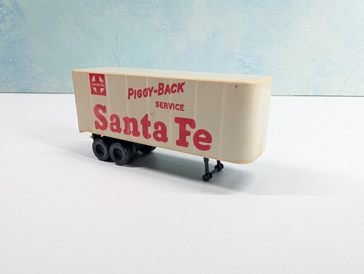 USED Tyco HO Scale Piggy Trailer Santa Fe