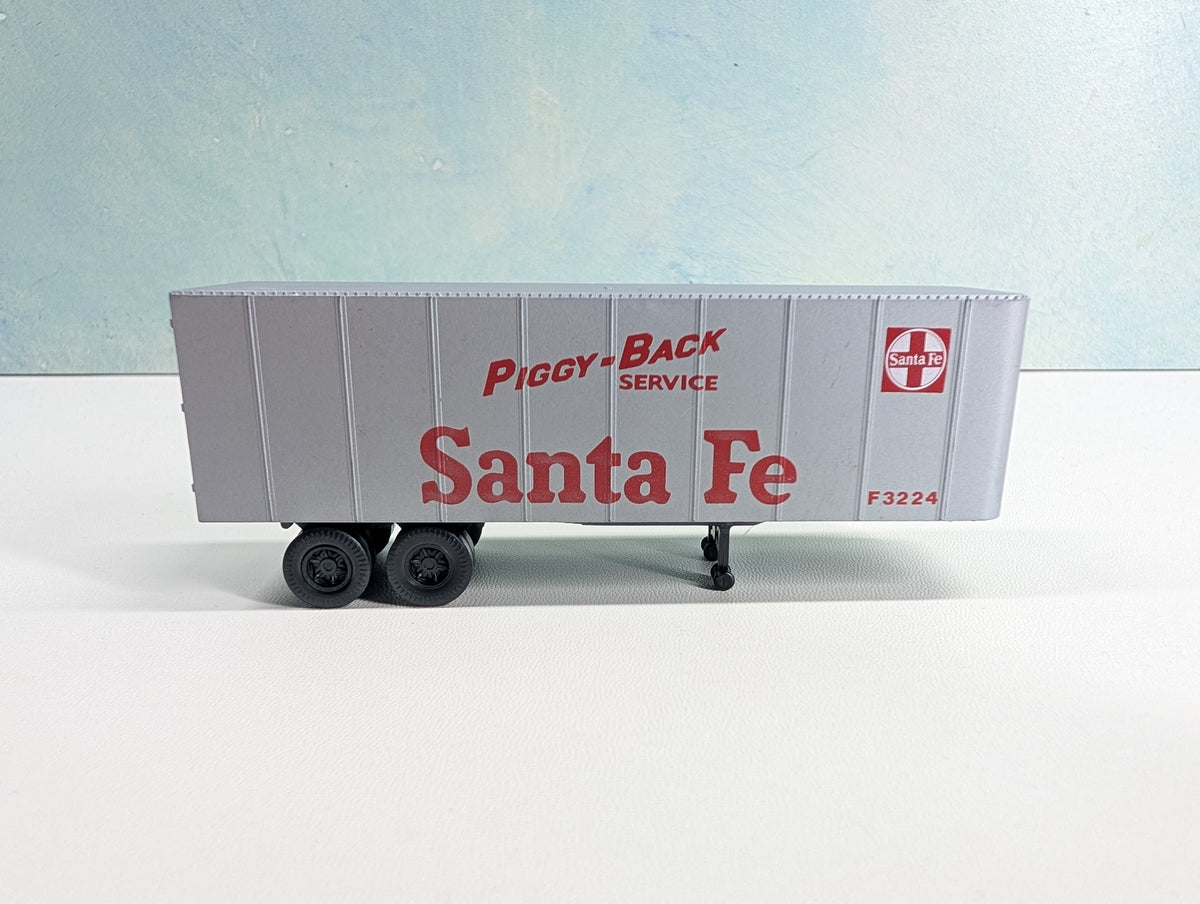 USED Walthers HO Scale 32' Trailer Santa Fe #F3224