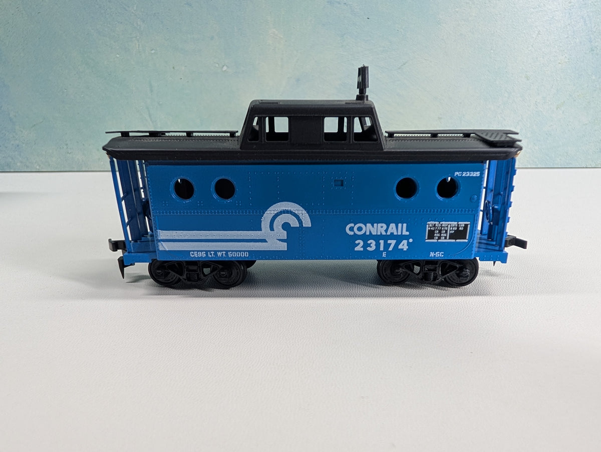 USED Bowser 54017 HO Scale N-5c Caboose Conrail #23174 Started KIT