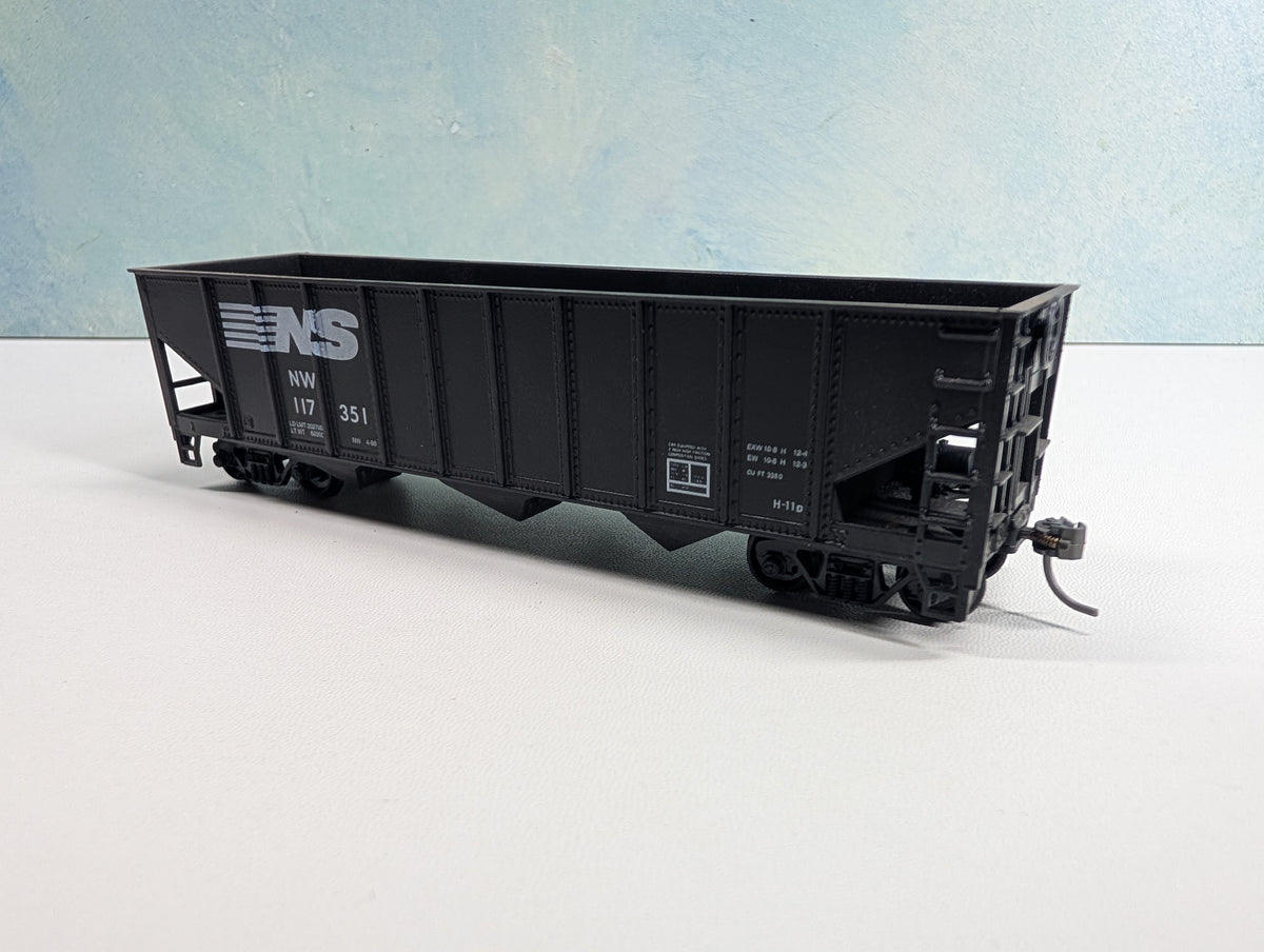 USED Roundhouse HO Scale 3 Bay 70 Ton 9 Panel Hopper Norfolk Southern NW #117351