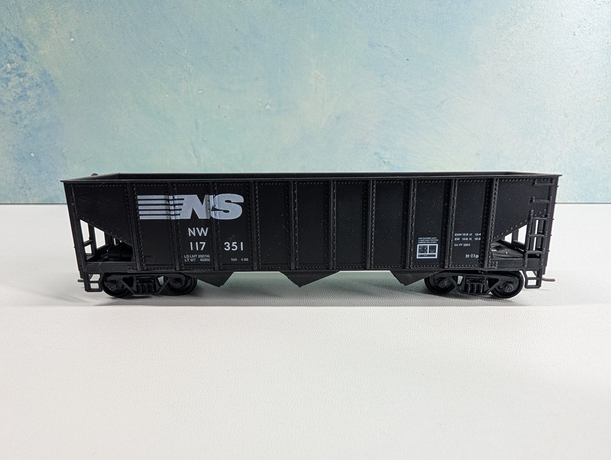 USED Roundhouse HO Scale 3 Bay 70 Ton 9 Panel Hopper Norfolk Southern NW #117351