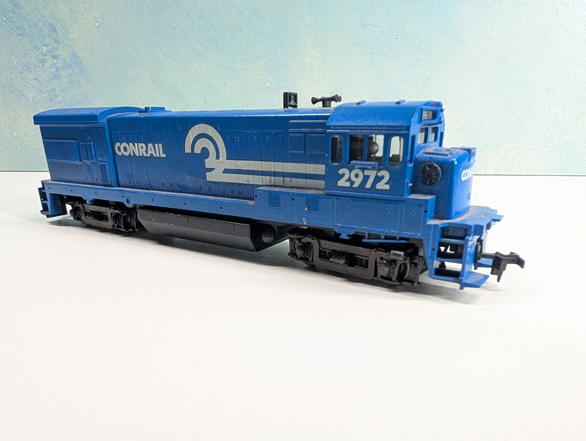 USED Athearn HO Scale Diesel Locomotive w/ Custom Decals Conrail #2972 Unpowered