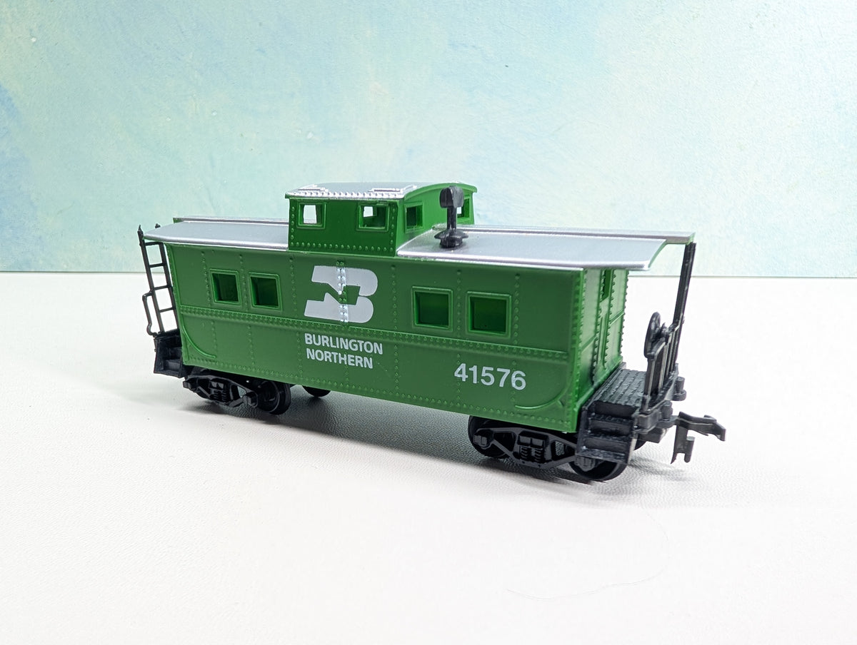USED Life-Like HO Scale Caboose Burlington Northern #41576