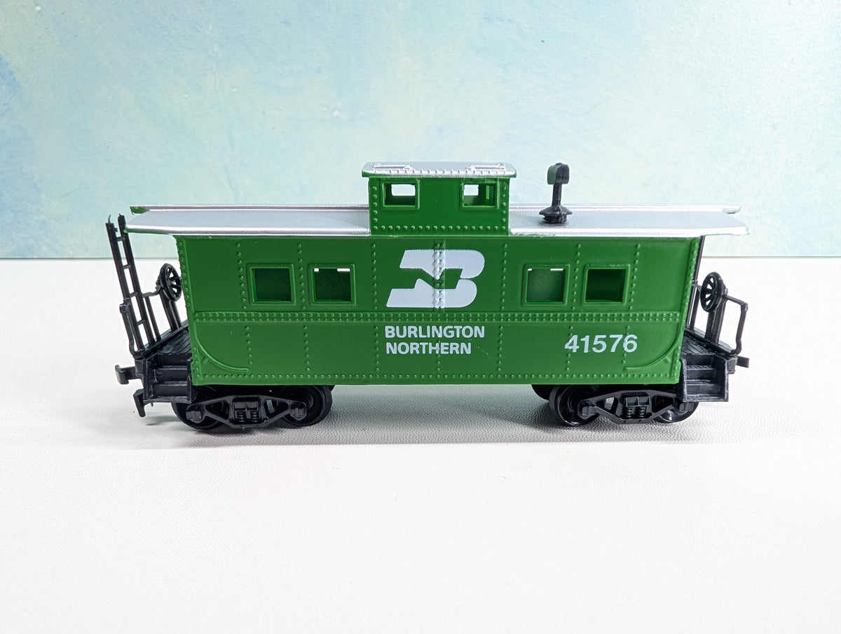 USED Life-Like HO Scale Caboose Burlington Northern #41576