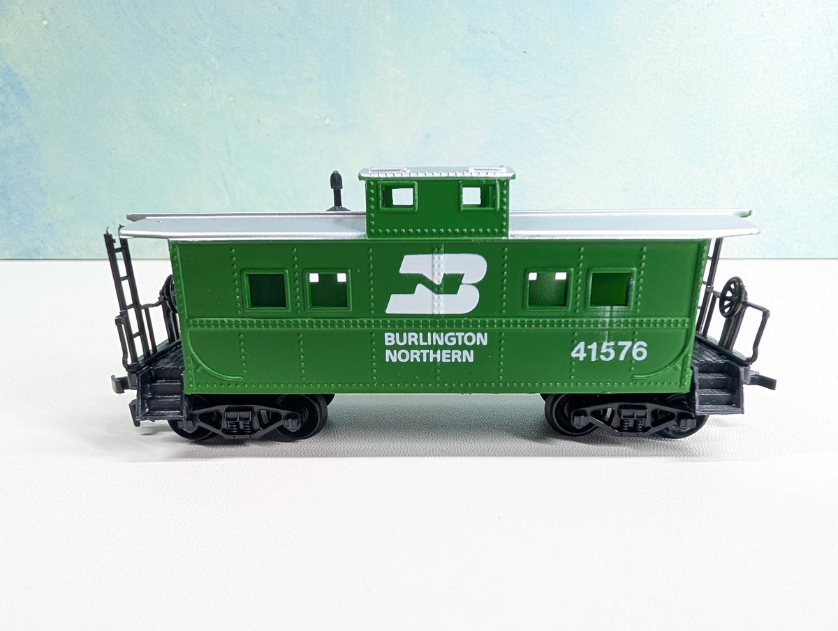 USED Life-Like HO Scale Caboose Burlington Northern #41576