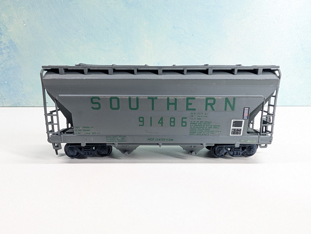 USED Athearn HO Scale 2 Bay Covered Hopper Southern #91486