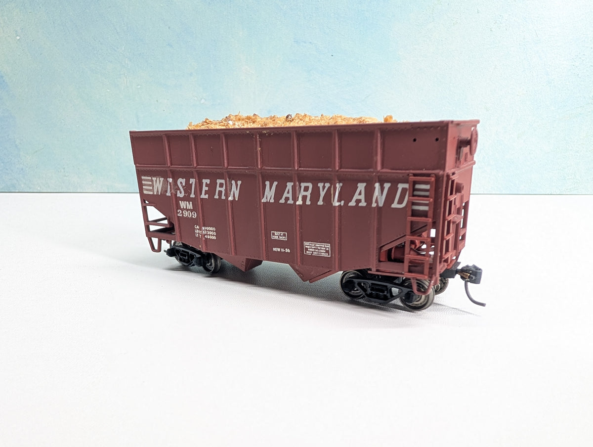 USED Stewart Hobbies HO Scale 2 Bay Extended Height Hopper w/ Load Western Maryland WM #2909 Metal Wheels