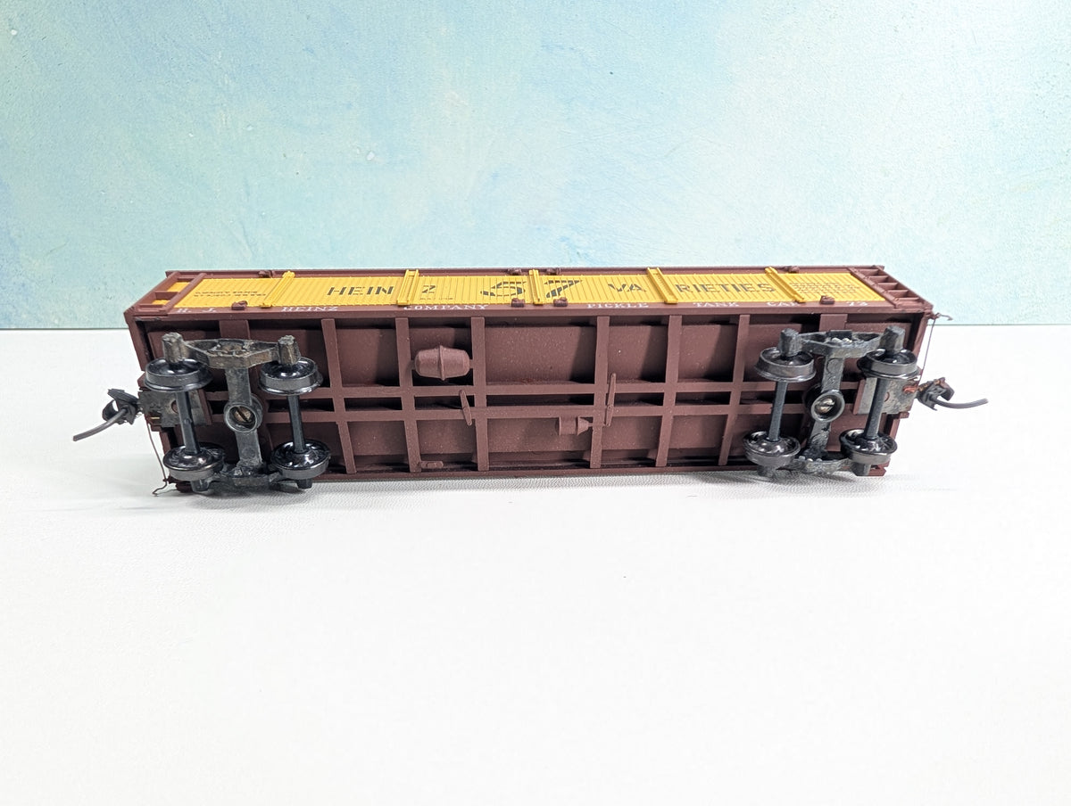 USED Athearn HO Scale Enclosed Pickle Tank Car Heinz #73 Metal Wheels