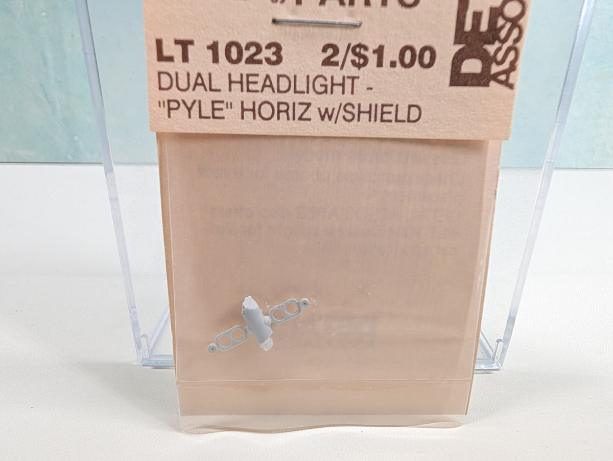 Detail Associates LT 1023 HO Scale Dual Headlight - Pyle Horiz w/ Shield (2 pcs)