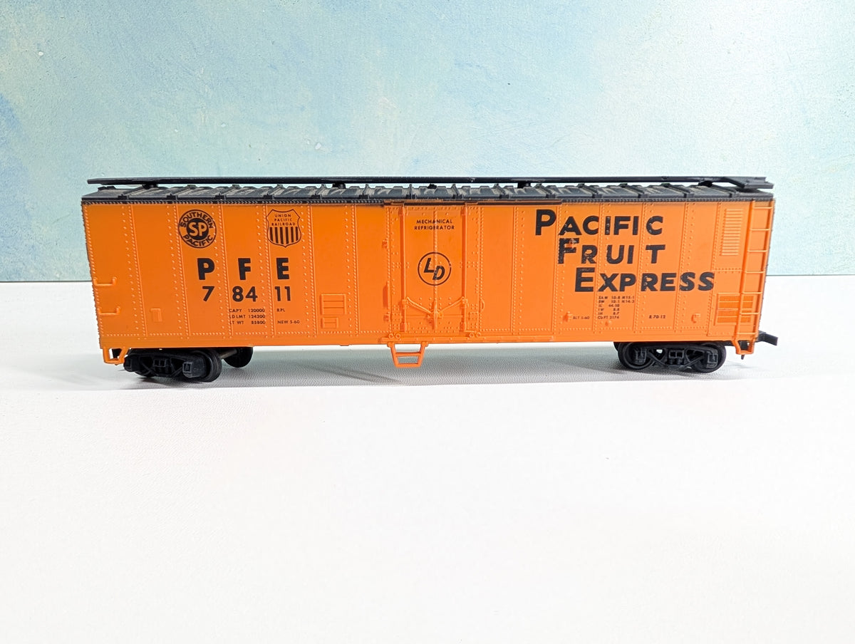 USED AHM HO Scale 50' Box Car Pacific Fruit Express PFE #78411