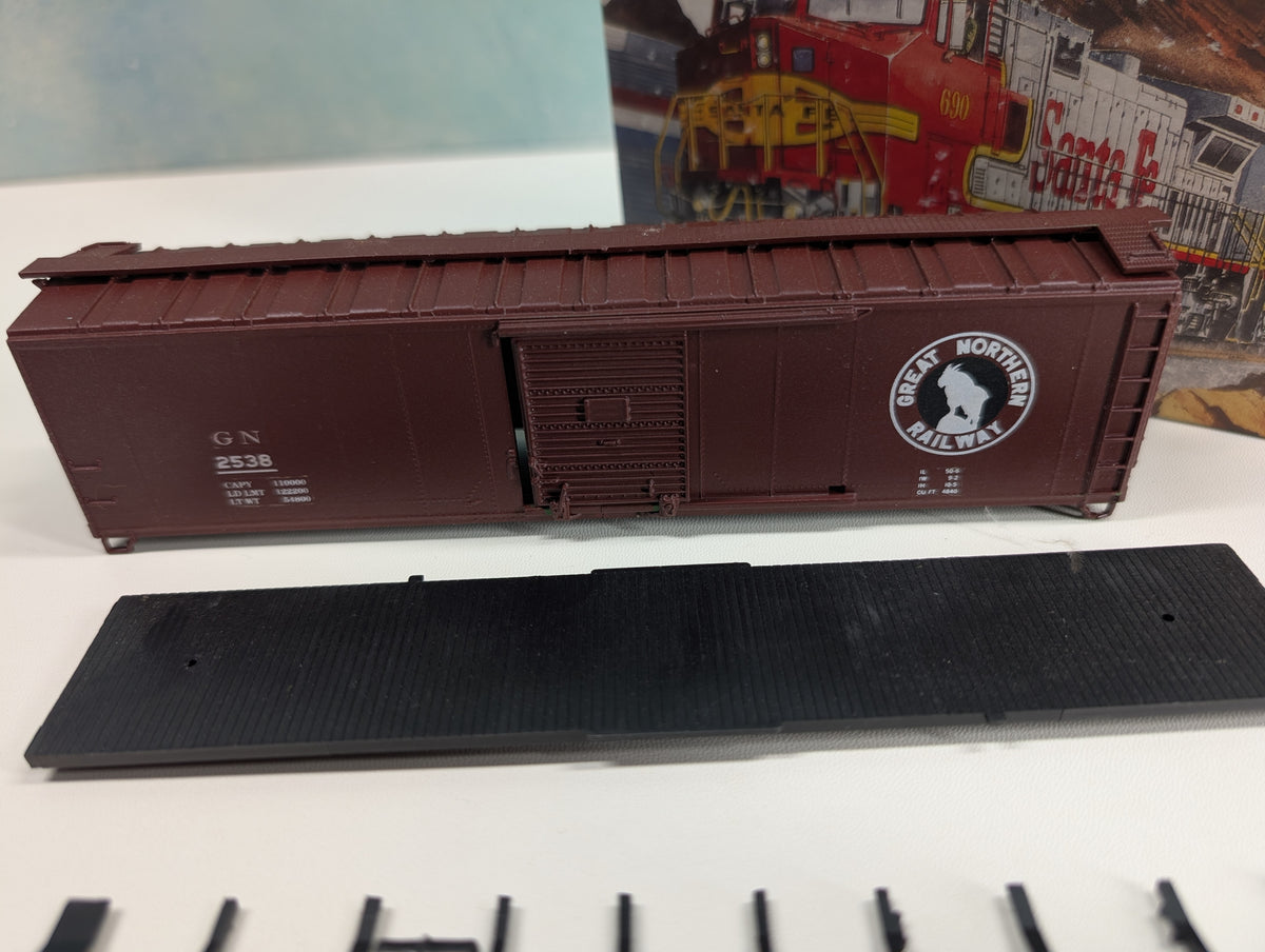 USED Athearn HO Scale 50' Box Car Great Northern GN #2538 KIT