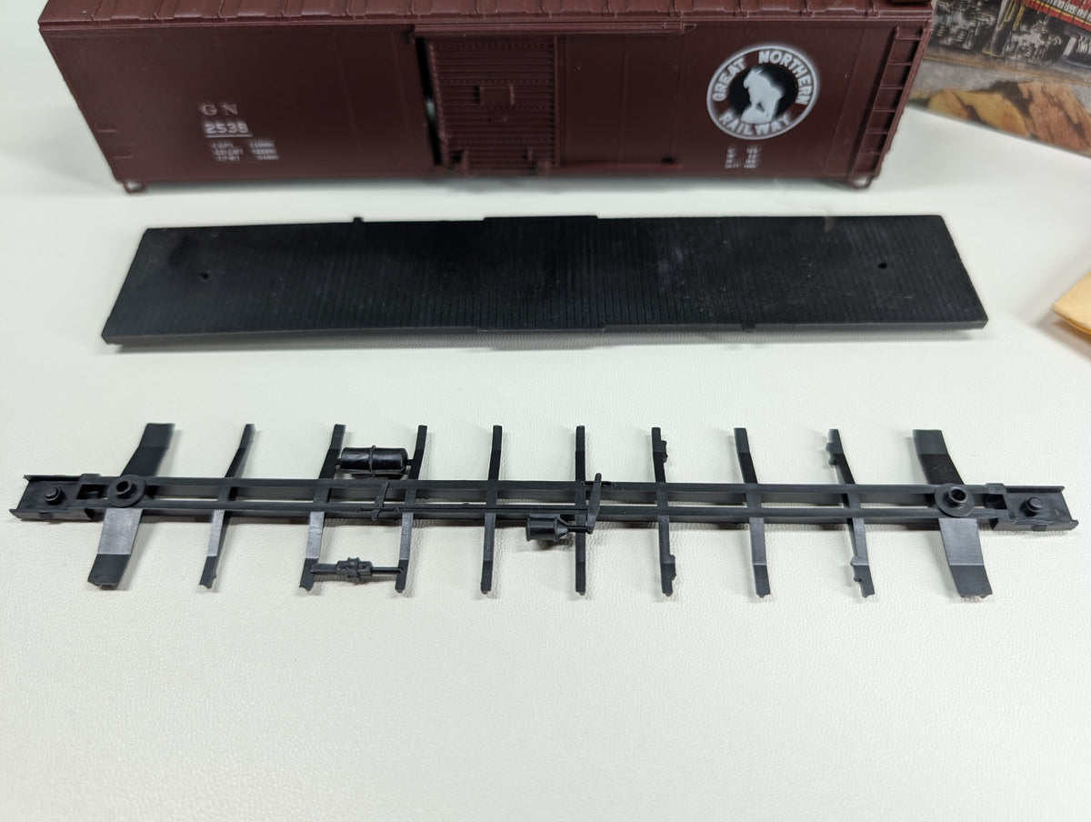 USED Athearn HO Scale 50' Box Car Great Northern GN #2538 KIT