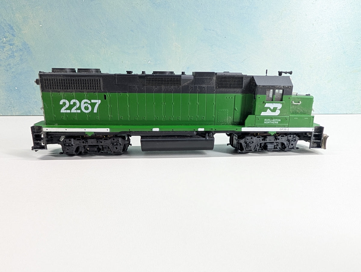 USED Athearn 4663 HO Scale GP38-2 Diesel Locomotive Burlington Northern BN #2267 Non-Powered