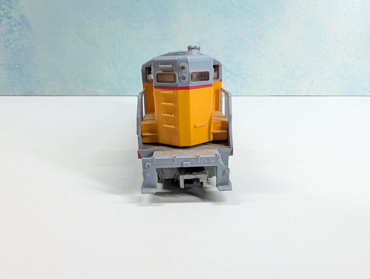 USED AHM HO Scale Diesel Locomotive Union Pacific UP Tested! DC