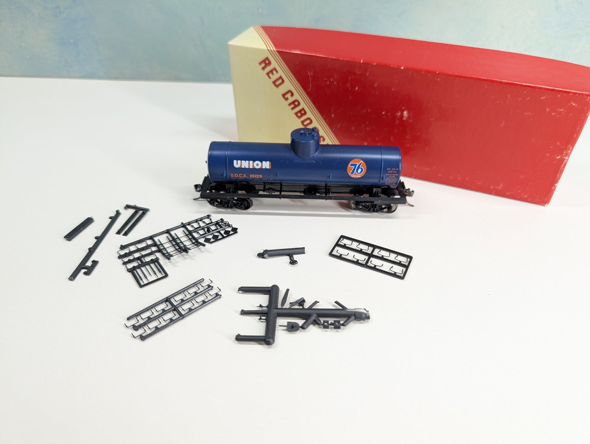 USED Red Caboose #3013-1 HO Scale 10,000 Gal Tank Car Union 76 UOCX #10129 KIT