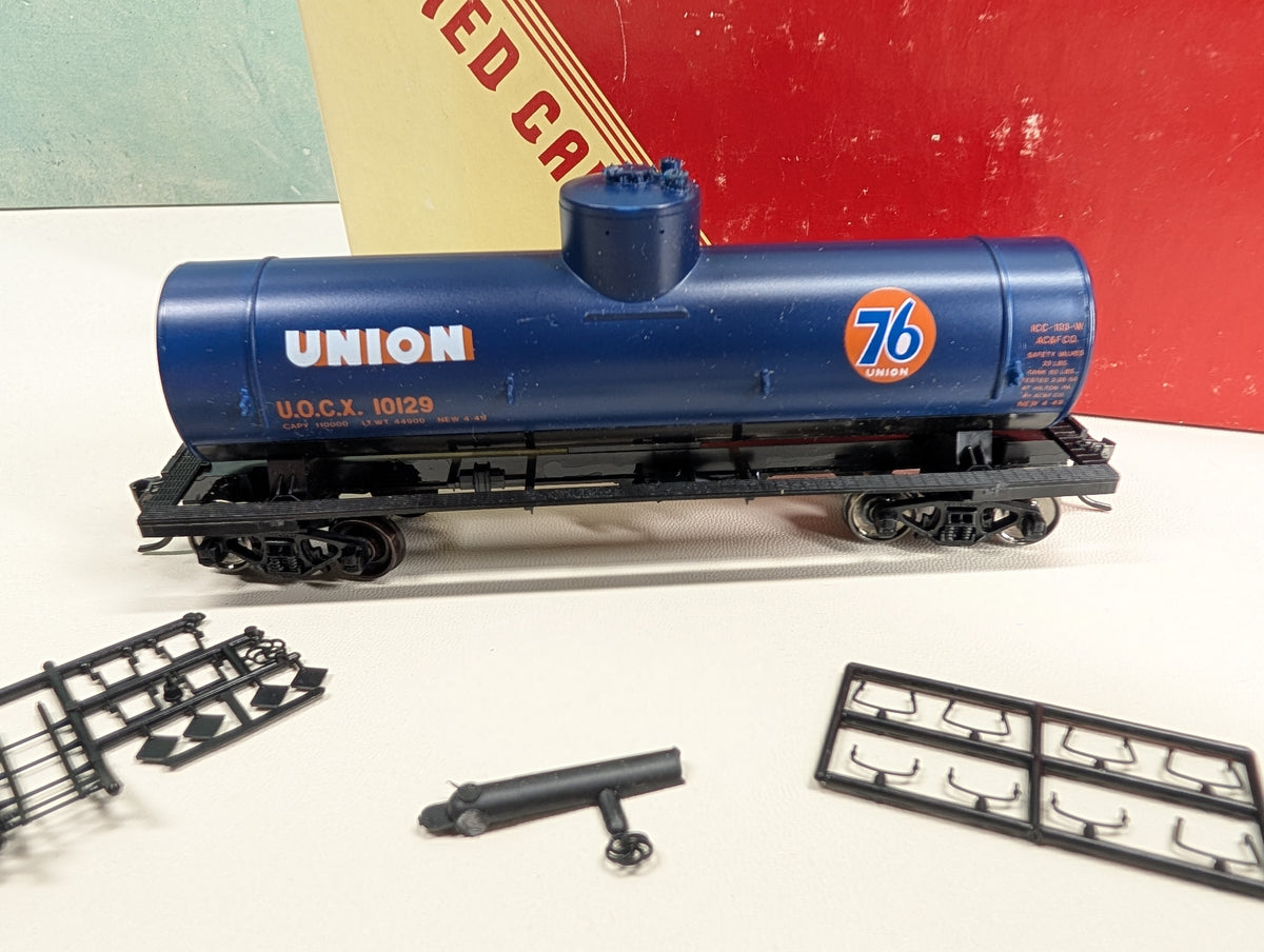 USED Red Caboose #3013-1 HO Scale 10,000 Gal Tank Car Union 76 UOCX #10129 KIT