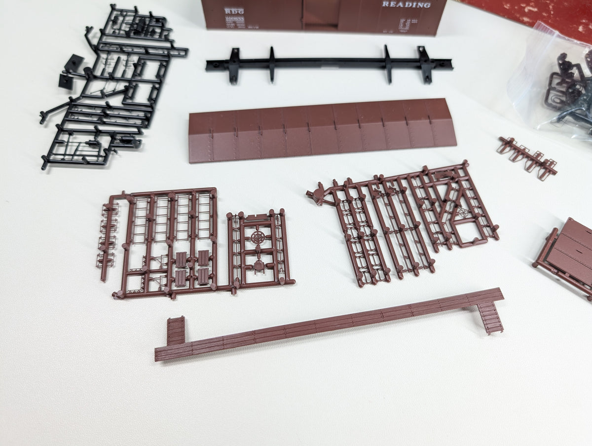 USED Red Caboose #7046-4 HO Scale 40' Steel Sheathed Box Car X-29 Reading RDG #100655 KIT