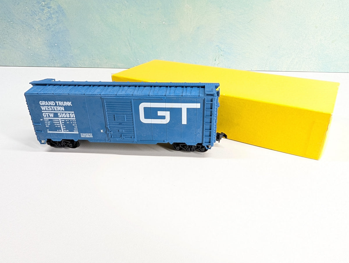 USED Accurail 3212 HO Scale 40' AAR Box Car Grand Trunk Western GTW #516891