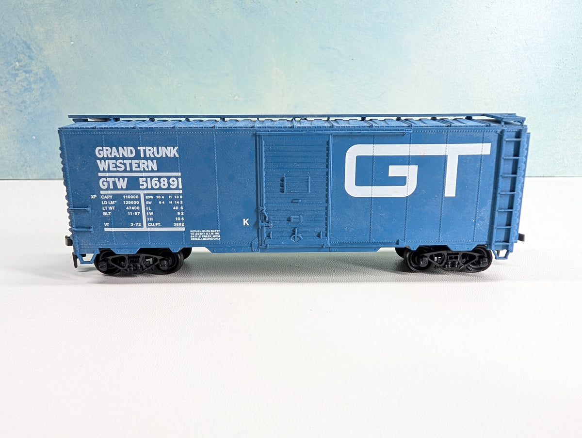 USED Accurail 3212 HO Scale 40' AAR Box Car Grand Trunk Western GTW #516891