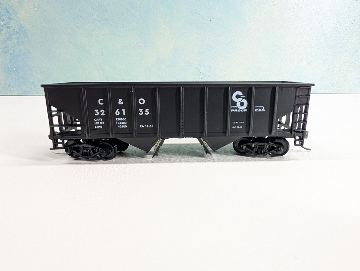 USED Walthers #932-56 HO Scale 36' Hopper Chesapeake and Ohio C&O #326135
