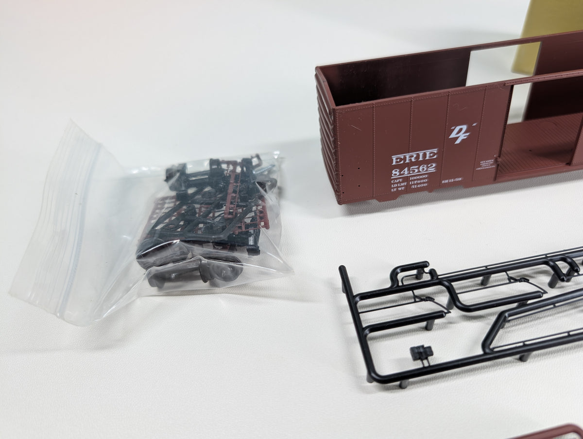 USED Red Caboose #8704-5 HO Scale 40' ACF Box Car Erie #84562 KIT