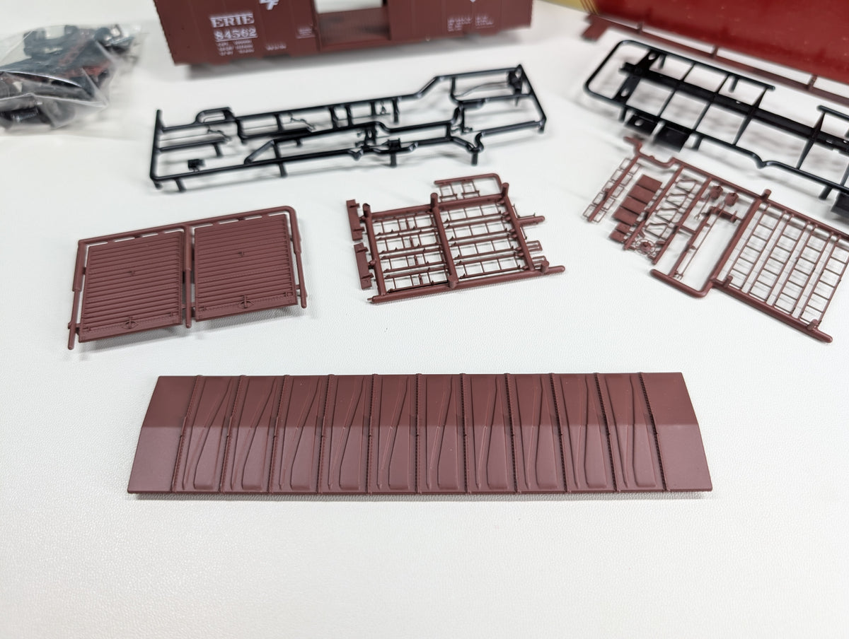 USED Red Caboose #8704-5 HO Scale 40' ACF Box Car Erie #84562 KIT