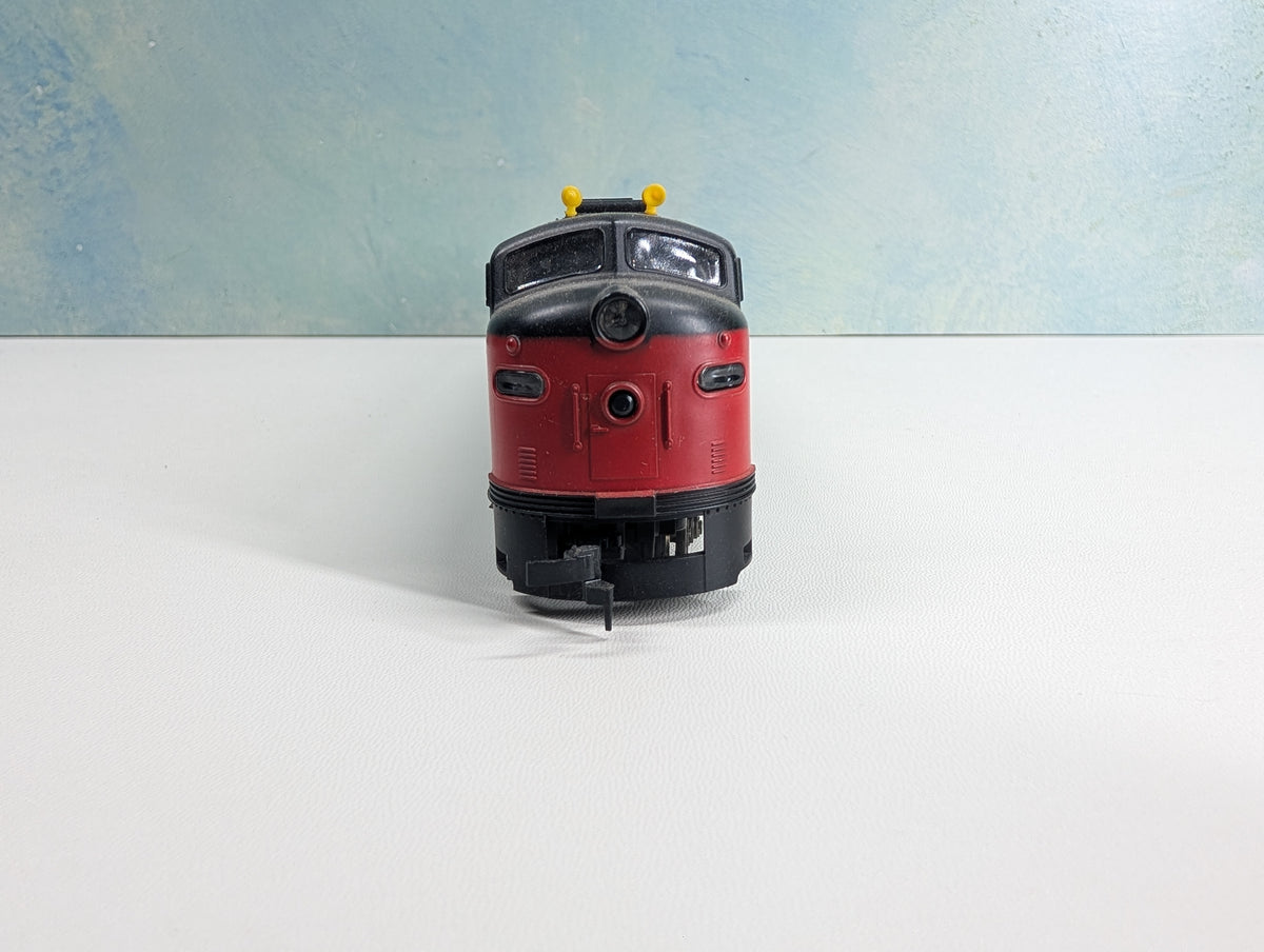 USED HO Scale EMD E9 Diesel Locomotive Amtrak #120 Non-Powered