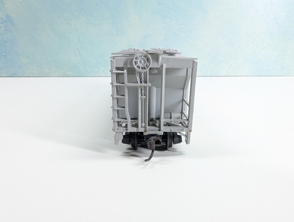 USED HO Scale Covered Hopper Milwaukee Road MILW #98108