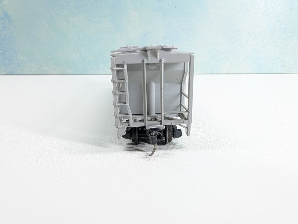 USED HO Scale Covered Hopper Milwaukee Road MILW #98108