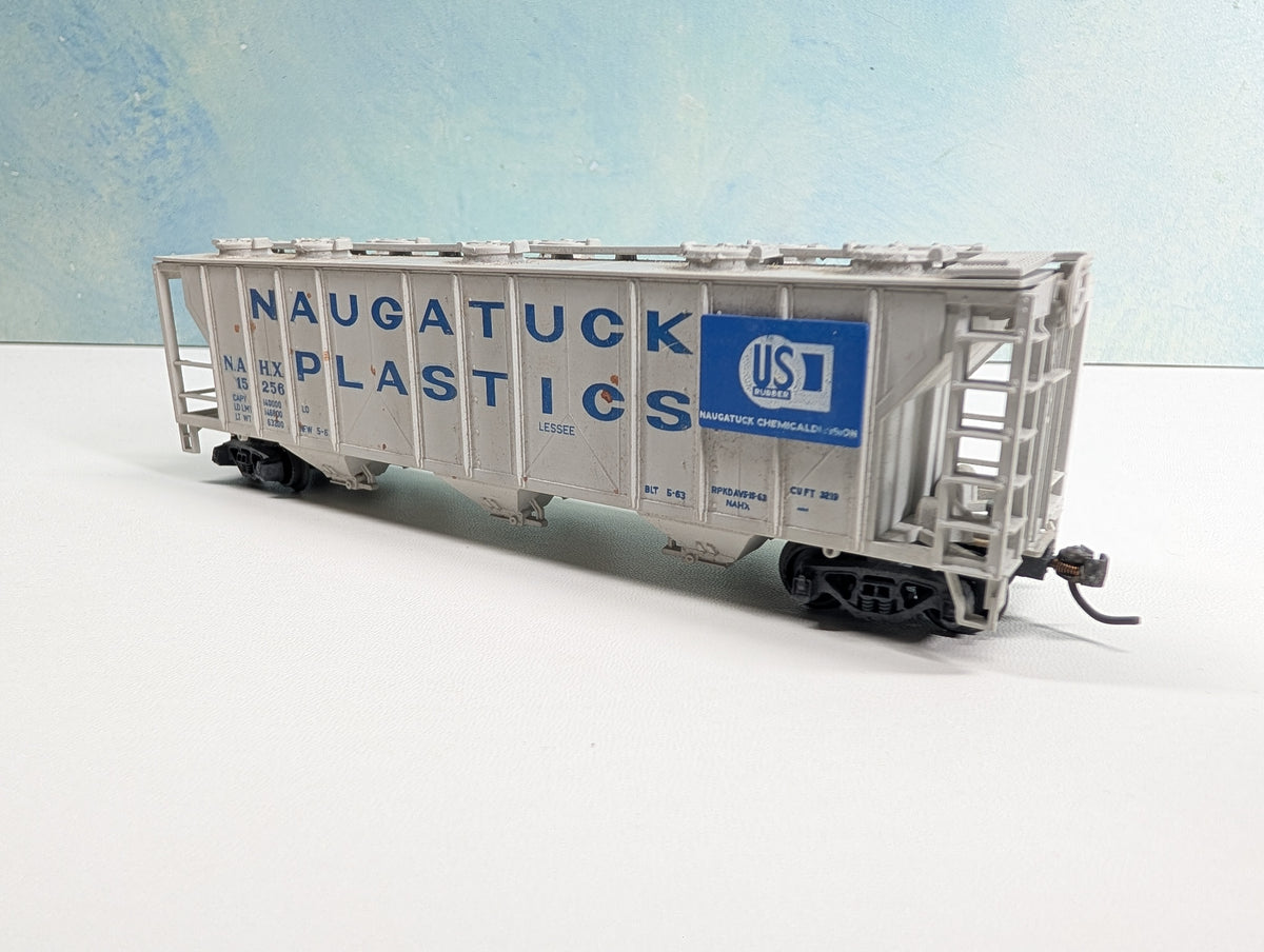 USED HO Scale Covered Hopper Naugatuck Plastics NAHX #15256