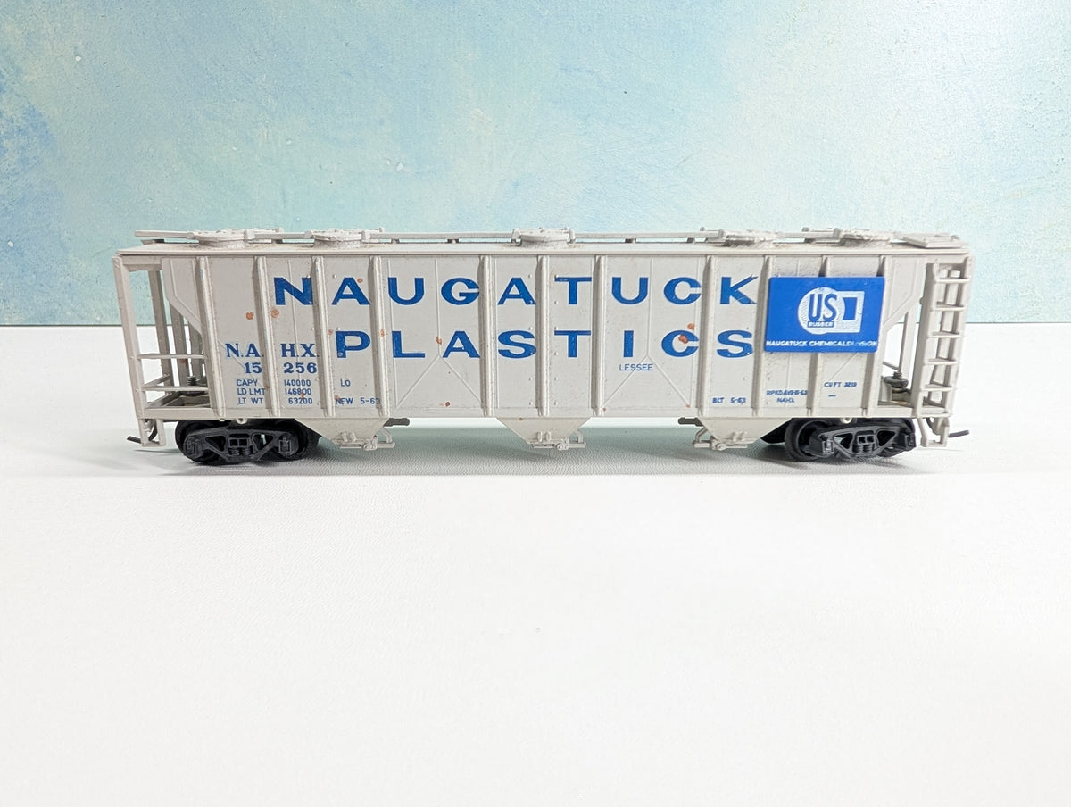 USED HO Scale Covered Hopper Naugatuck Plastics NAHX #15256