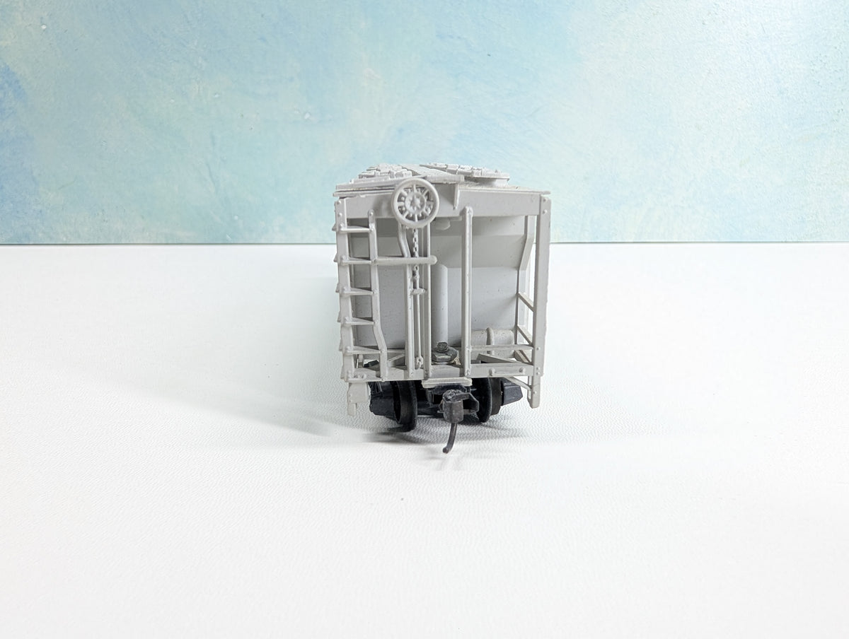 USED HO Scale Covered Hopper Naugatuck Plastics NAHX #15256