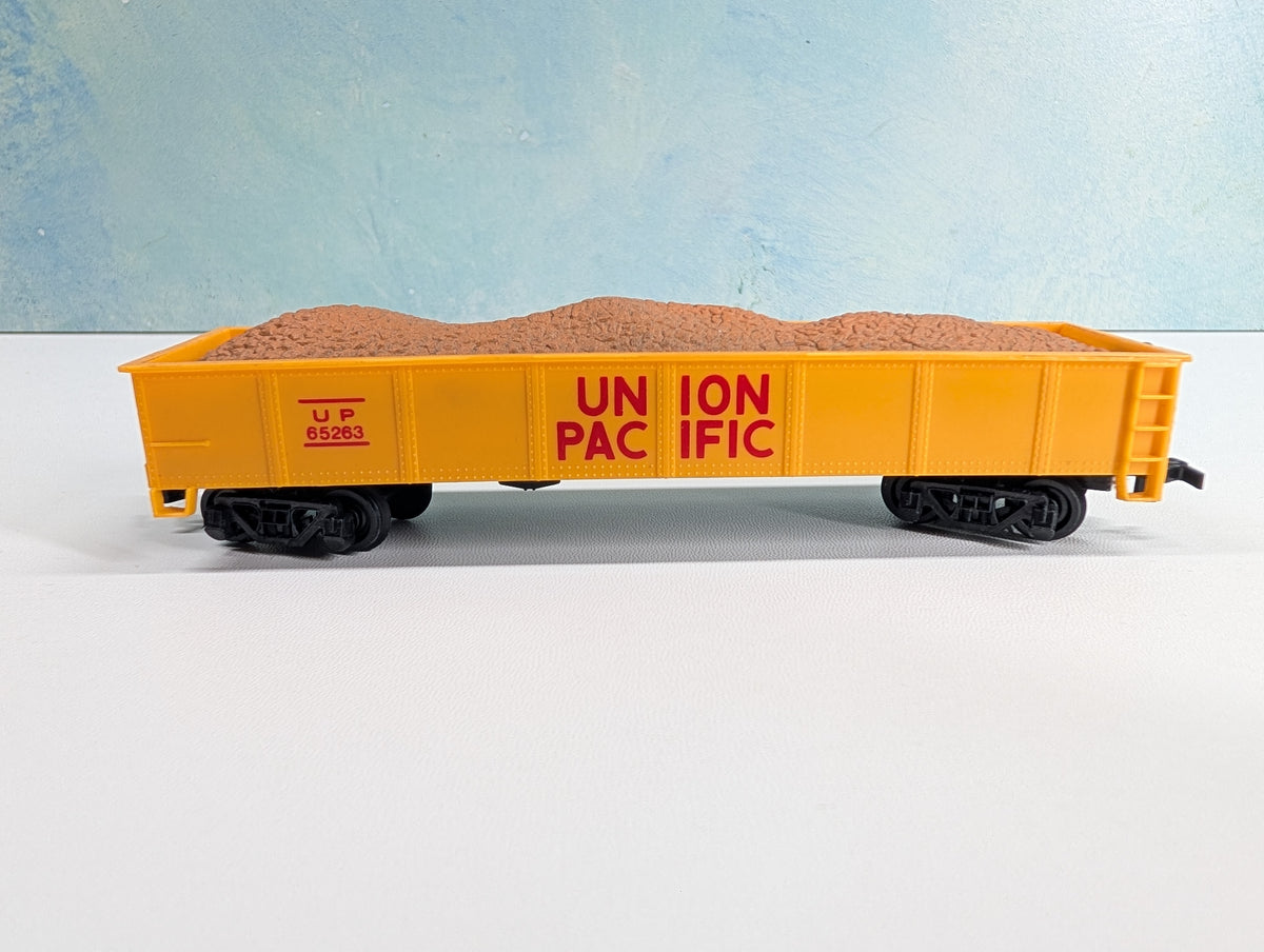 USED Bachmann HO Scale Gondola w/ Load Union Pacific UP #65263
