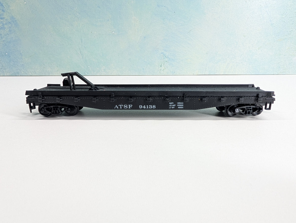 USED Cox HO Scale 50' Flat Car w/ Trailer Hitch Santa Fe ATSF #94138
