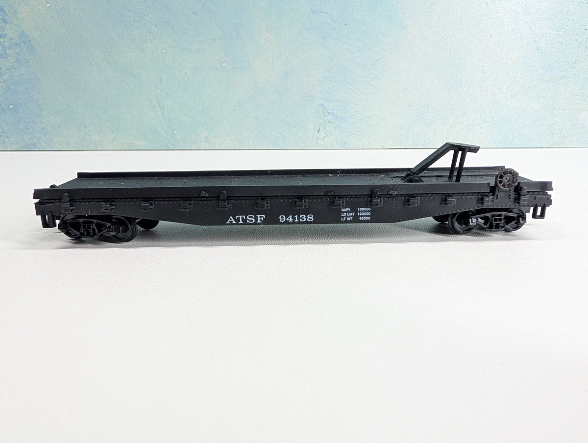 USED Cox HO Scale 50' Flat Car w/ Trailer Hitch Santa Fe ATSF #94138
