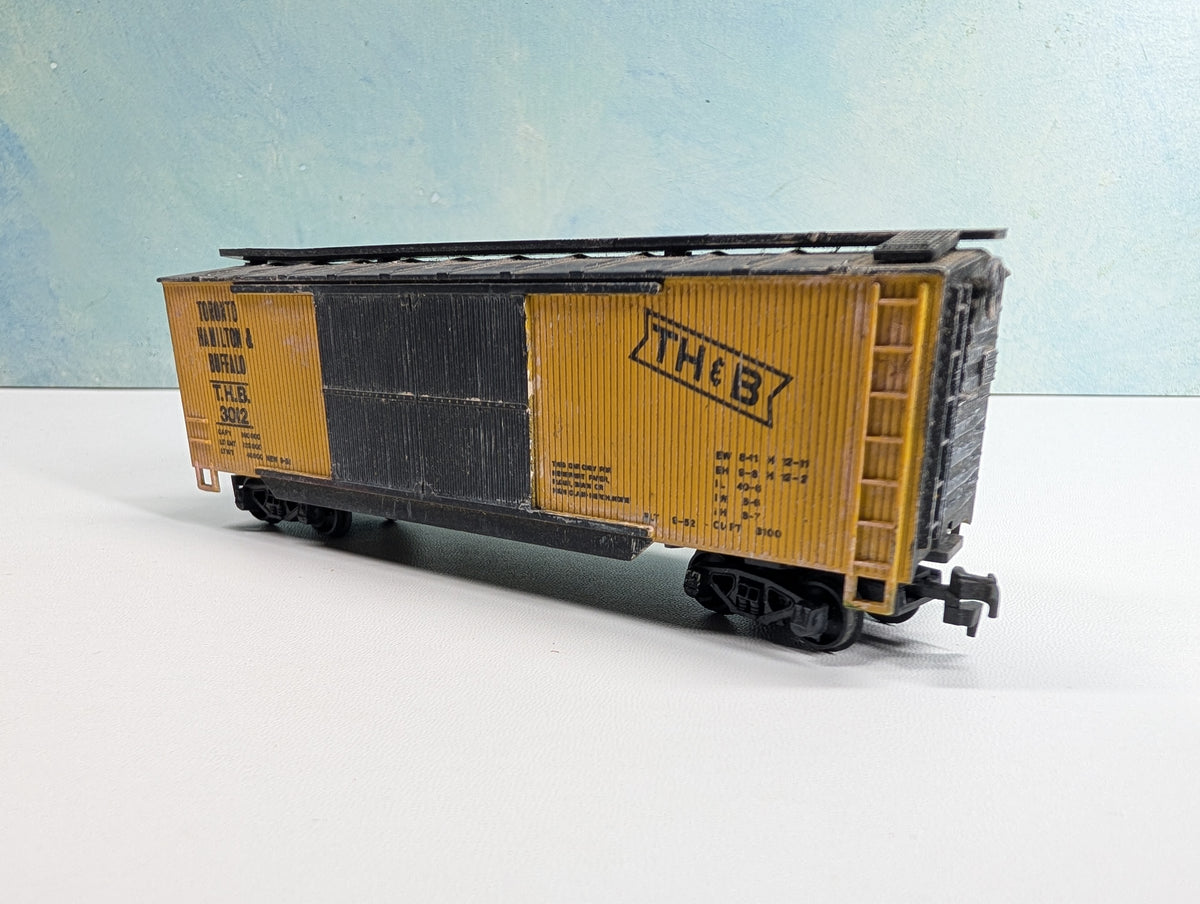 USED HO Scale Wooden DD Box Car Toronto, Hamilton & Buffalo THB #3012 Weathered