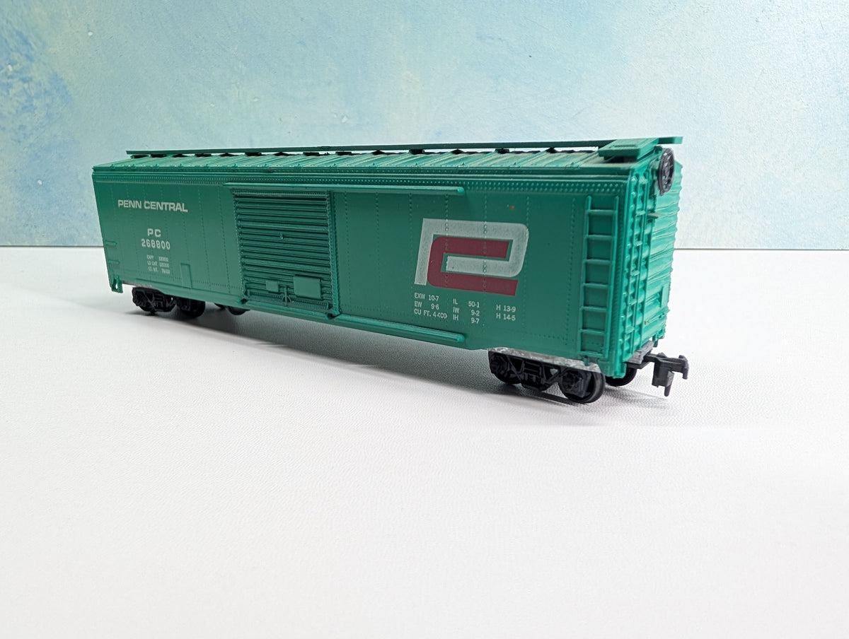 USED Roundhouse HO Scale 50' Box Car Penn Central PC #268800