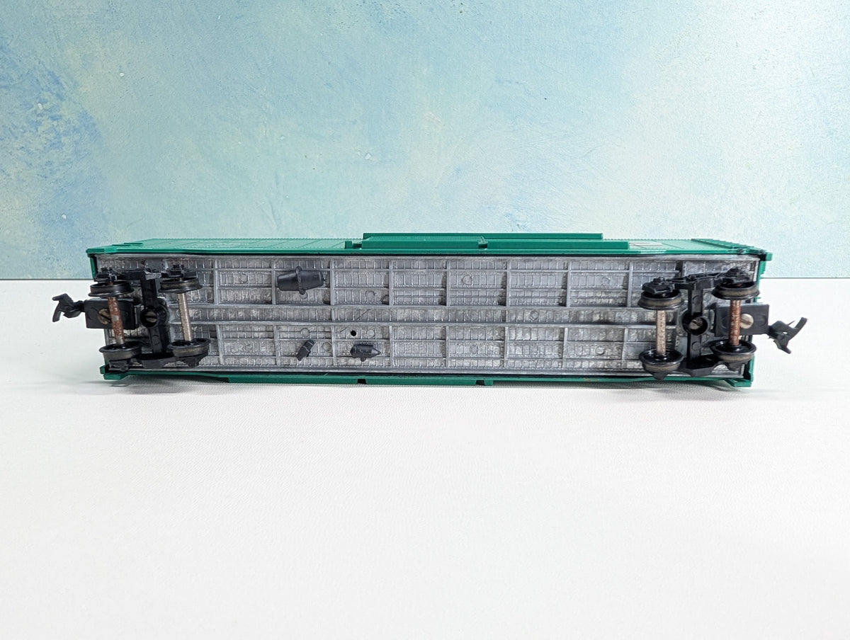 USED Roundhouse HO Scale 50' Box Car Penn Central PC #268800