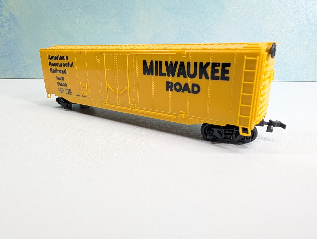 USED Bachmann HO Scale 50' Box Car Milwaukee Road MILW #56500