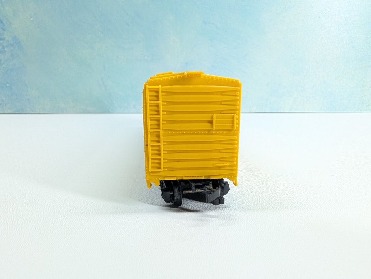 USED Bachmann HO Scale 50' Box Car Milwaukee Road MILW #56500