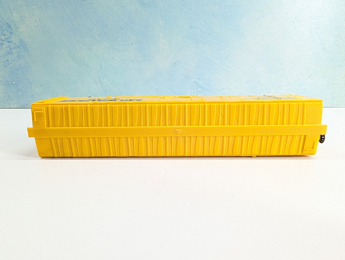 USED Bachmann HO Scale 50' Box Car Milwaukee Road MILW #56500