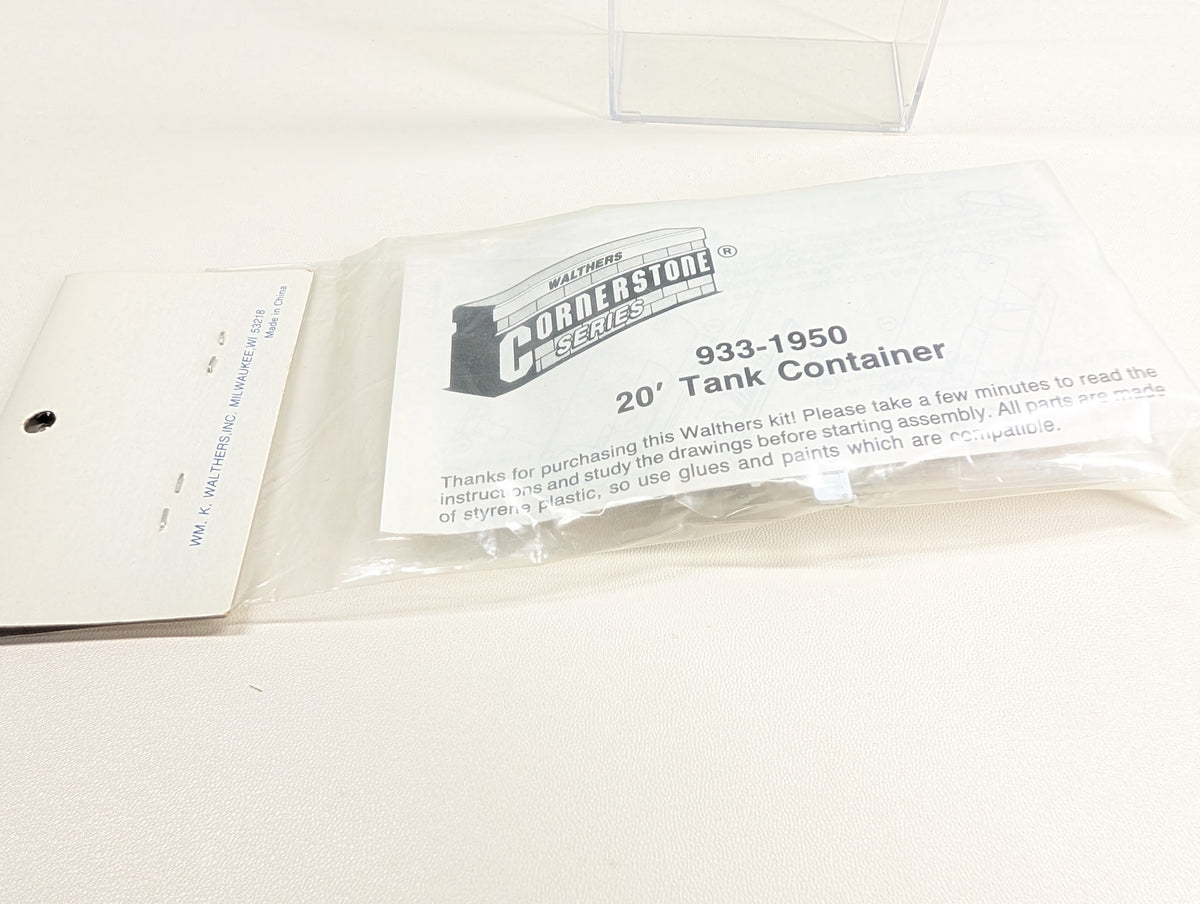 Walthers 933-1959 HO Scale 20' Tank Container Agmark KIT