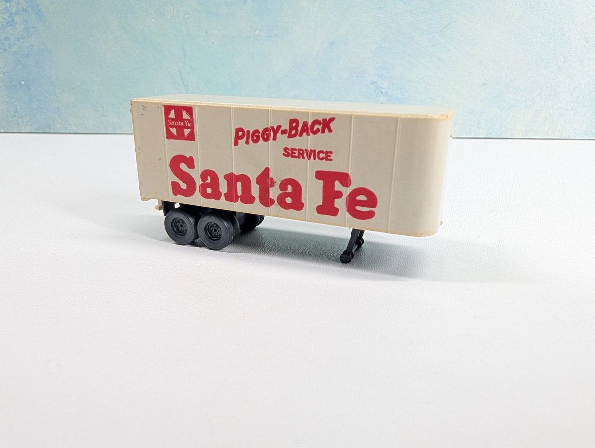 USED Tyco HO Scale Piggyback Trailer Santa Fe