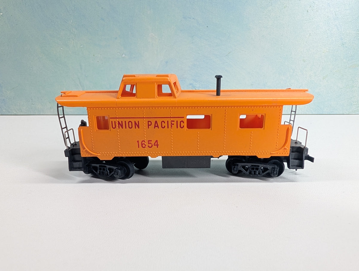 USED Tyco HO Scale Caboose Union Pacific #1654